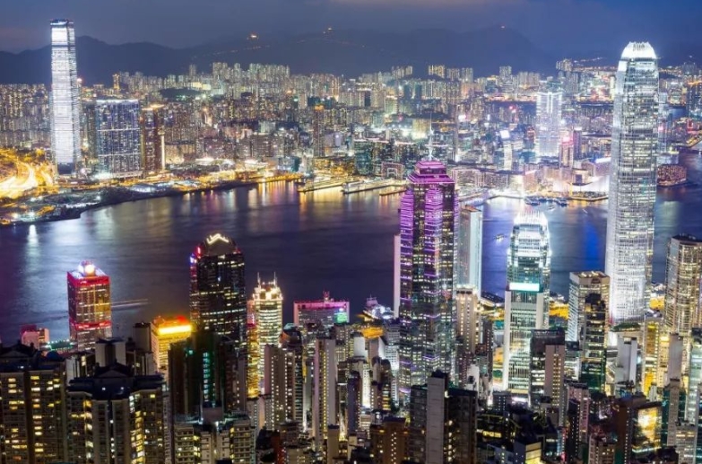 香港面积相当于大陆哪个城市（香港最繁华的是哪个区）