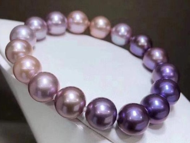 紫色珍珠为什么不值钱（紫色珍珠颜色深点好还是浅的好）