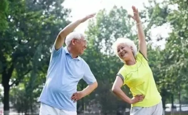 老人寿命与健康的关系（深入探究老年人保持健康延长寿命的方法和措施）