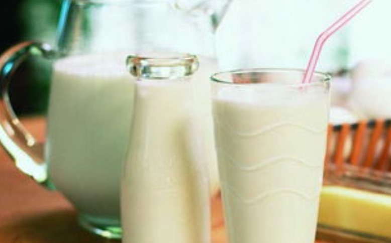 空腹喝牛奶拉肚子是什么原因（澄清空腹喝牛奶腹泻的原因与防范措施）