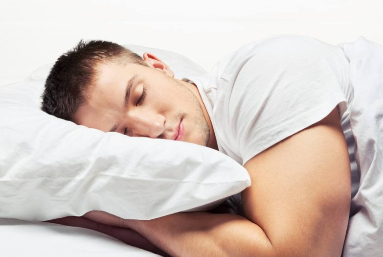 成年男性睡眠多长时间是健康的(揭秘成年男性睡眠需求与养生之道)