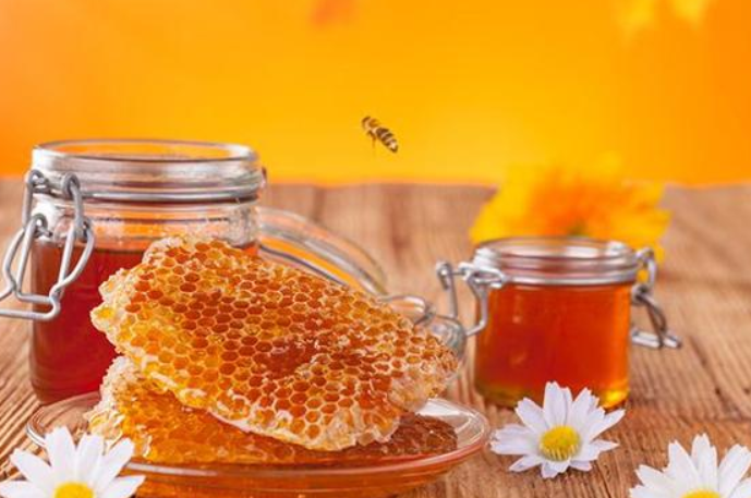 过期蜂蜜的十大妙用（揭示过期蜂蜜在各个方面的应用技巧）