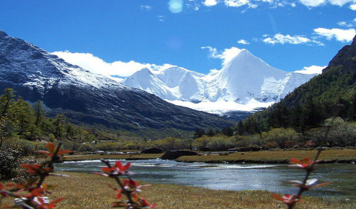 香格里拉旅游攻略景点大全 (提供香格里拉旅游中的景点推荐攻略)