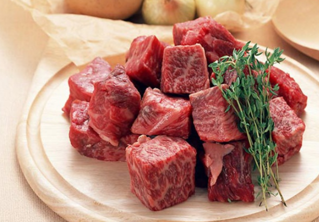 牛肉如何腌制才能更嫩（探究牛肉腌制的技巧与窍门）