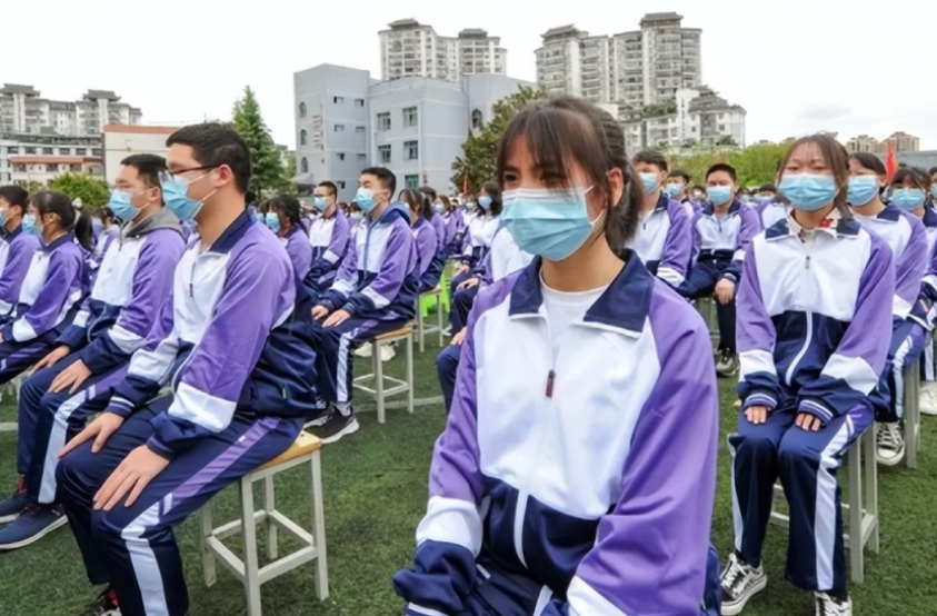 考生穿什么颜色的衣服吉利（提供适合考生考试穿的吉利颜色）