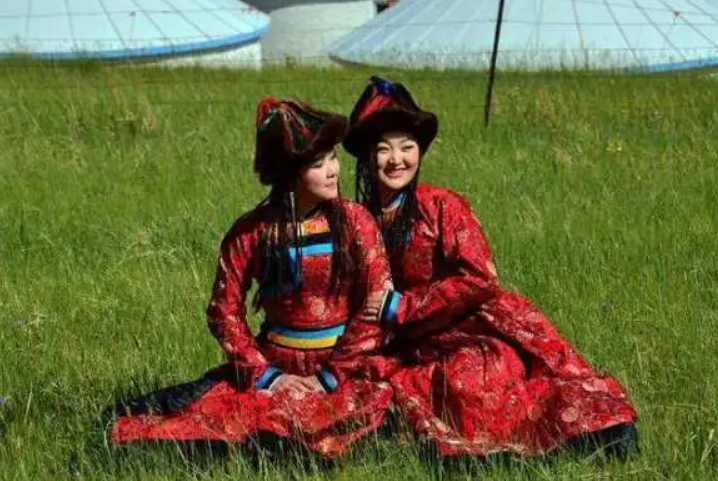 蒙古女人强吗（探究蒙古女性在社会地位与家庭里的表现）