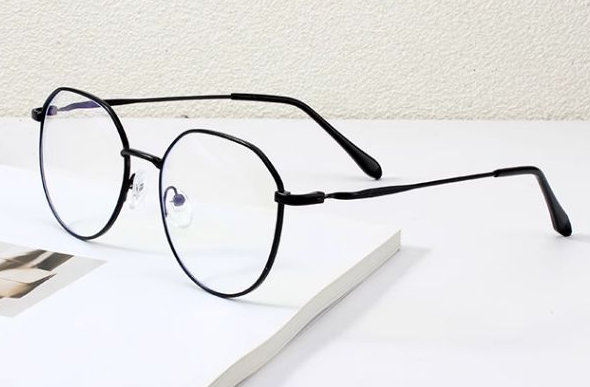 近视眼镜品牌（镜片选择及配镜建议）