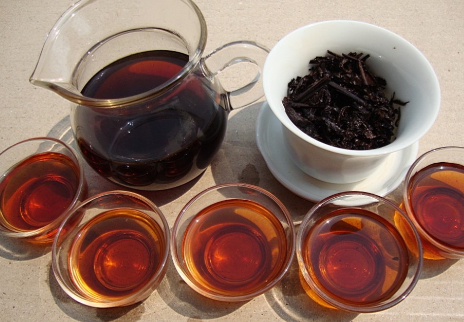普洱是红茶还是绿茶(深度解析普洱茶的种类与品饮文化)