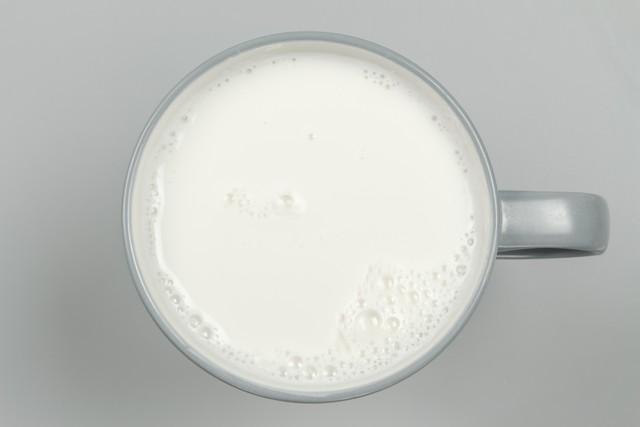 过期牛奶怎么处理不浪费（过期的牛奶这七个妙用太实用了）