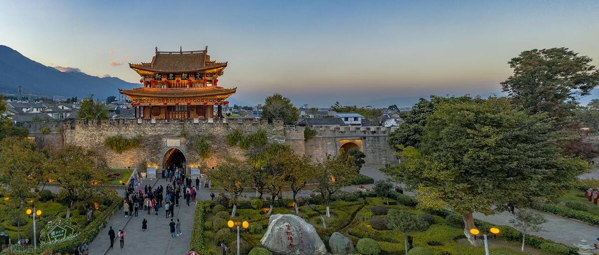 中国最值得旅游的十大景点（五月份国内最值得去的10个旅游景点）