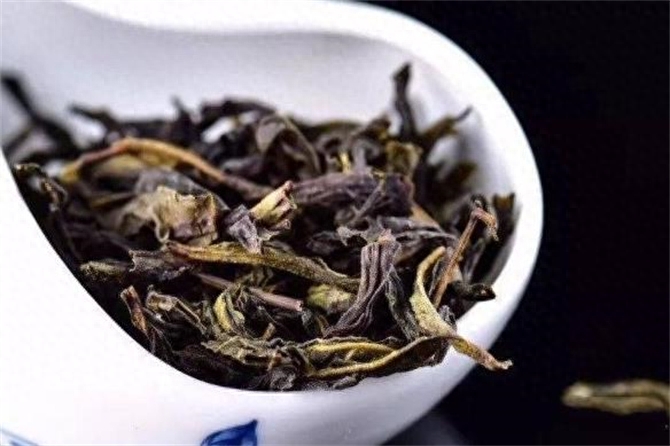 鸭屎香是什么茶（鸭屎香是红茶还是绿茶）