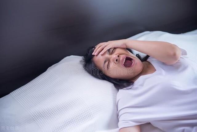 女人嗜睡的3个征兆（“嗜睡”预示身体出现哪些症状）