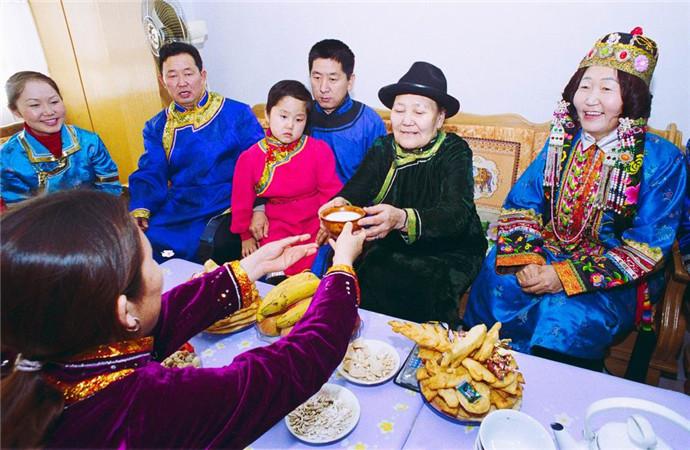 蒙古族的风俗习惯（蒙古族的传统节日）