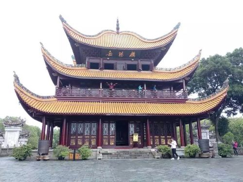 岳阳楼旅游攻略及景点推荐(介绍岳阳楼的旅游攻略和推荐景点)